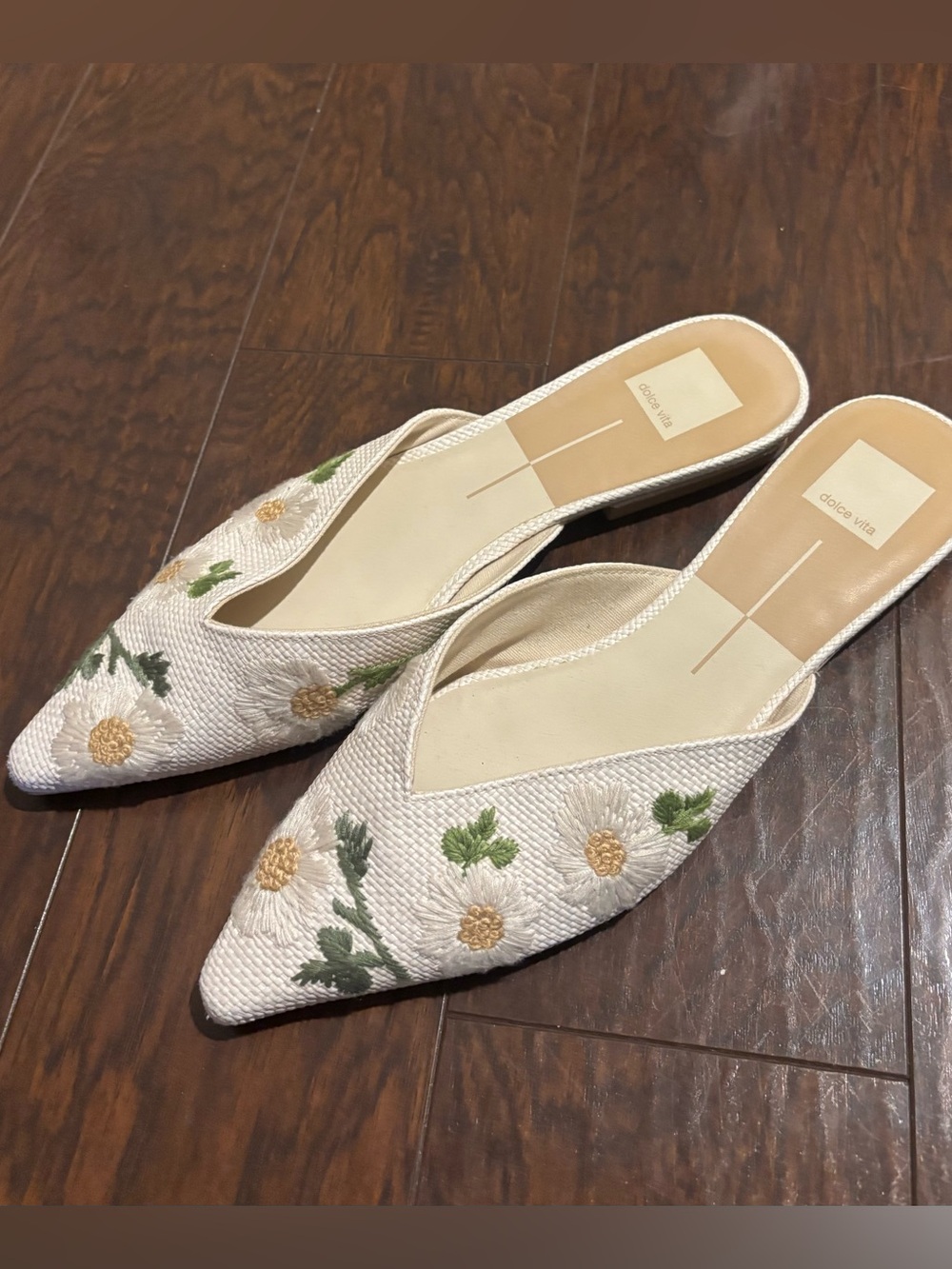 Dolce Vita Cream Embroidered Daisy Pointed Mules